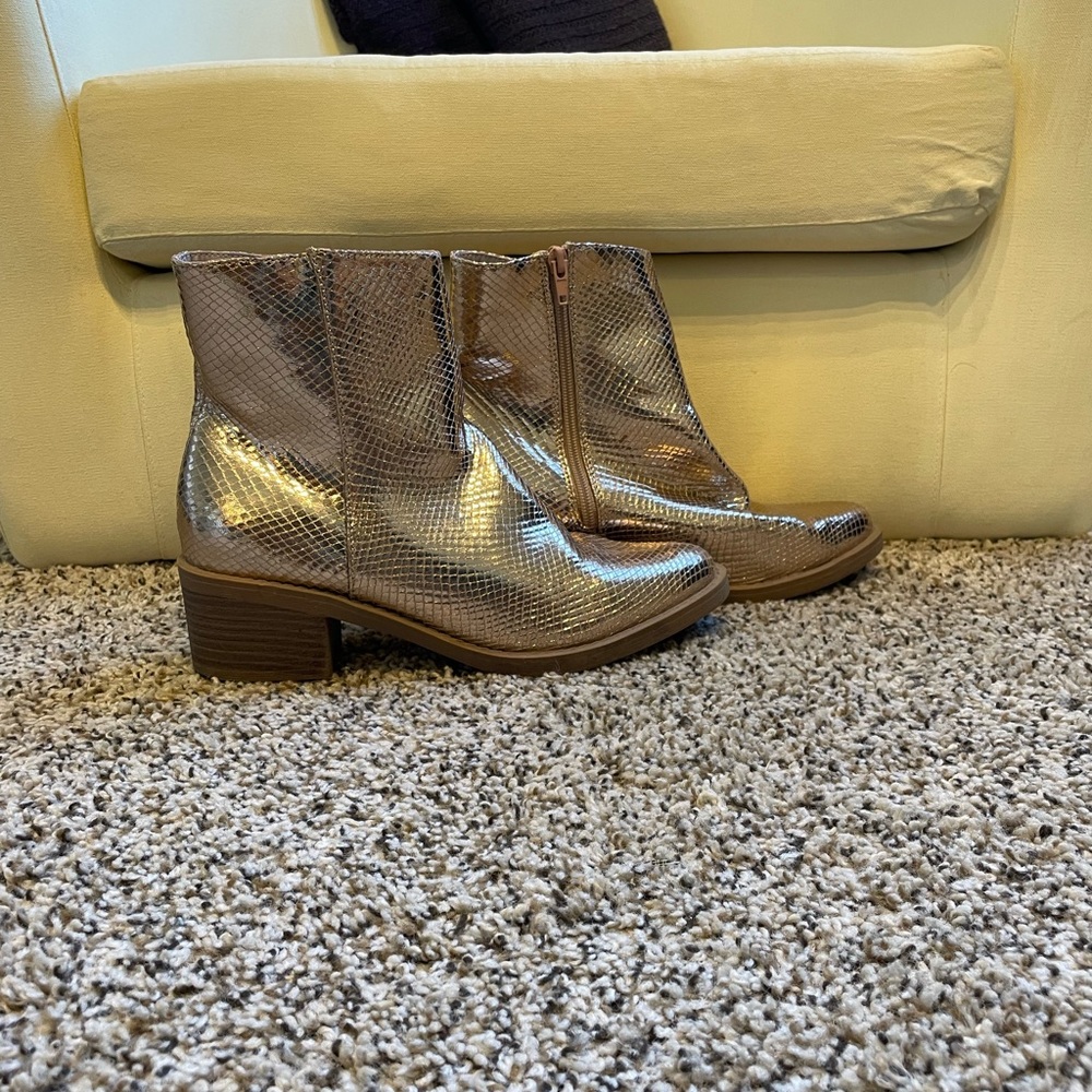 Gold shiny boots